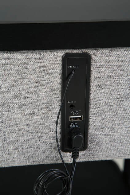 A4000550 - Accent Table w/Speaker (USB PORT)