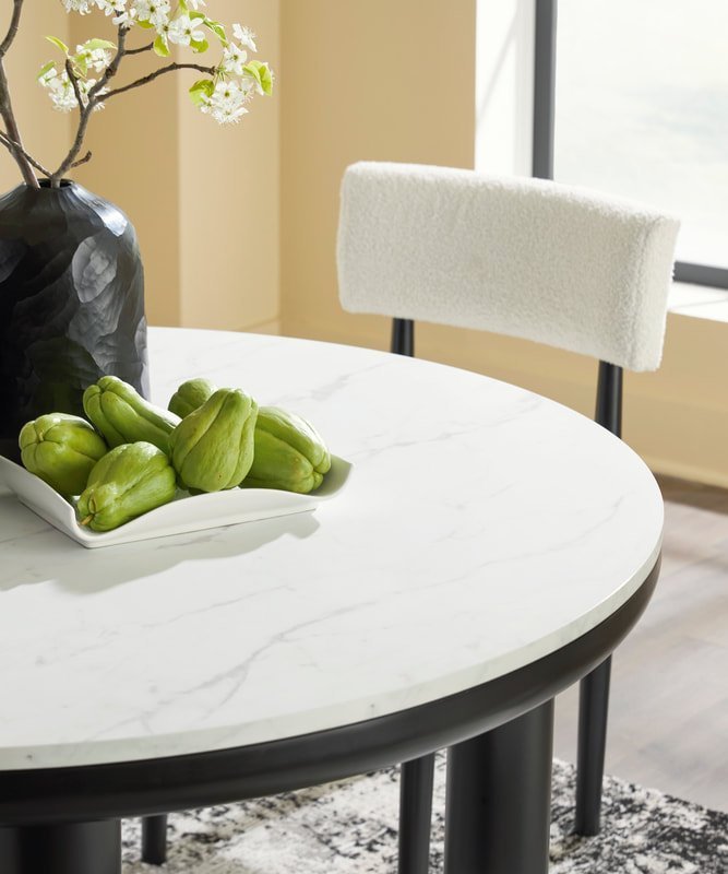 D429 - Ashley 5pc Dining Set