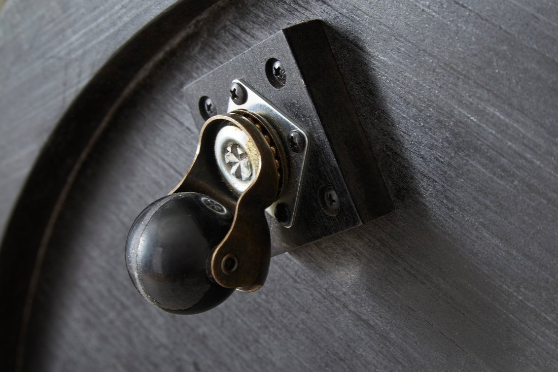 T574-8 Cocktail Table